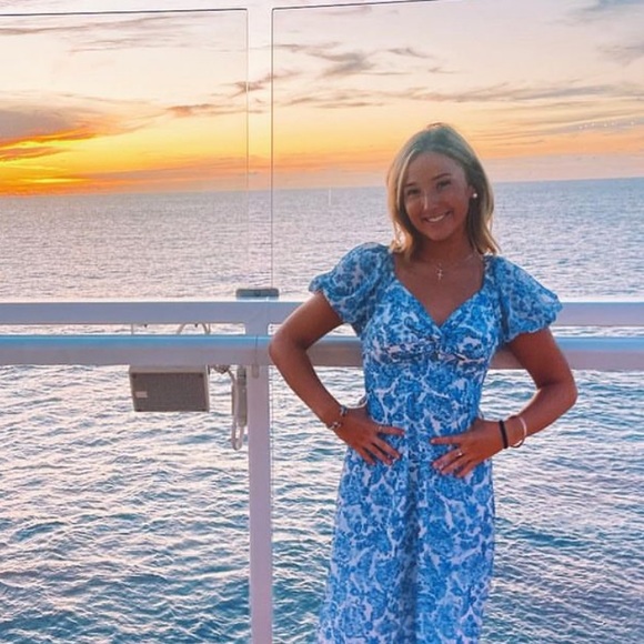 Meet your Posher, Haley - Picture 1 of 1